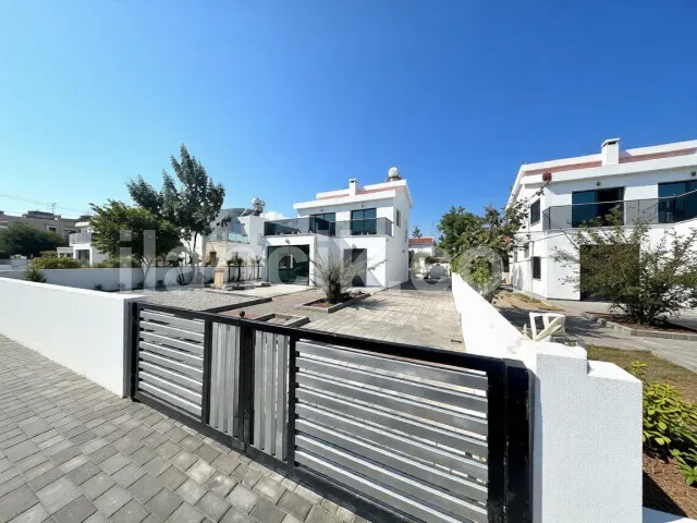 Alagadi'de Satılık Denize Sıfır 3 Yatak Odalı Villa - 11