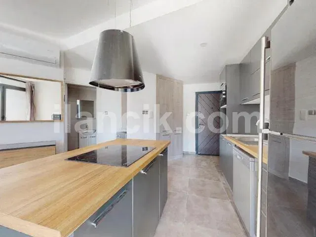 Satılık 3 Yatak Odalı Daire – Girne Merkez - 12