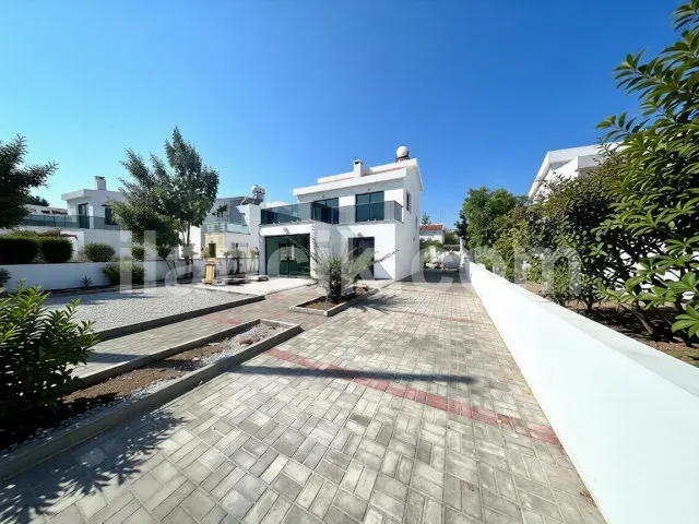 Alagadi'de Satılık Denize Sıfır 3 Yatak Odalı Villa - 15