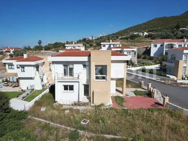 Girne Yeşiltepe'de Satılık 3 Odalı Villa