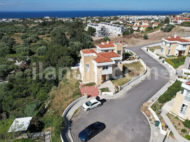Girne Yeşiltepe'de Satılık 3 Odalı Villa - 12
