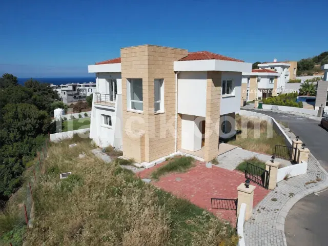 Girne Yeşiltepe'de Satılık 3 Odalı Villa - 19