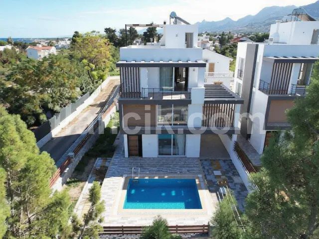 Satılık 5 Yatak Odalı Villa - Karaoğlanoğlu, Girne