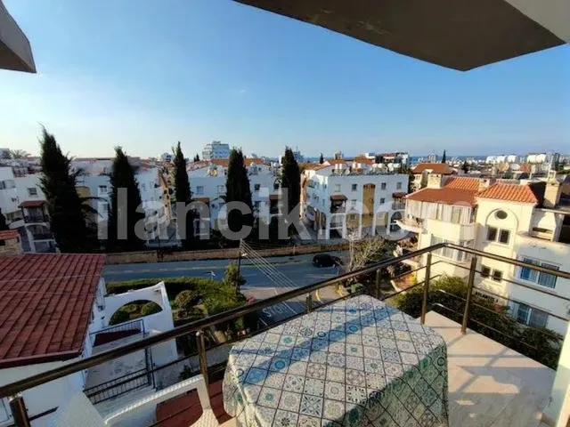 Girne Merkez'de Satılık 2 Yatak Odalı Eşyalı Daire - 17