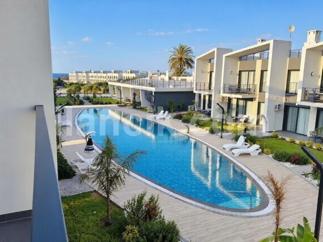 Girne Lapta'da Satılık Tek Yatak Odalı Daire