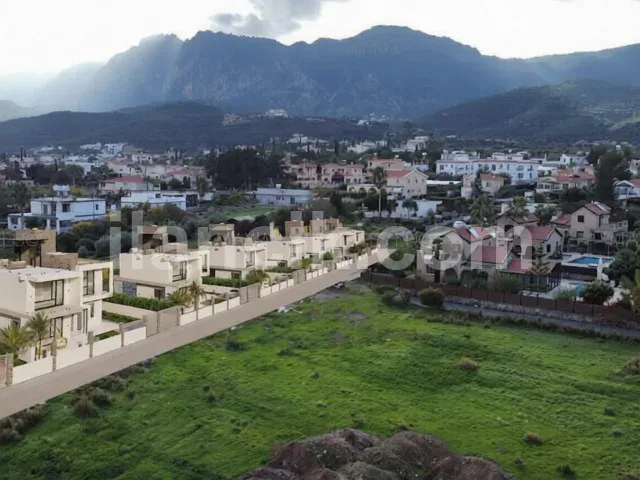 Alsancak'ta Satılık 4 Yatak Odalı Lüks Villa - 20