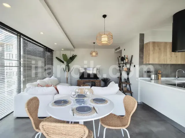 Satılık 3 Yatak Odalı Daire - Girne Merkez, Girne