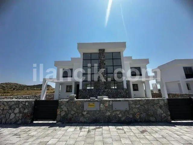 Satılık 3+1 İkiz Villa – Yarköy, İskele