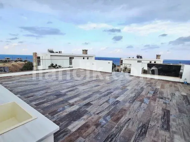 Küçük Erenköy'de Satılık 3 Odalı Bungalov - Mağusa