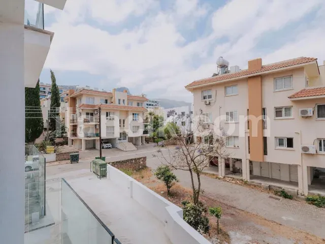 Girne Merkez'de Satılık İki Odalı Daire - 15