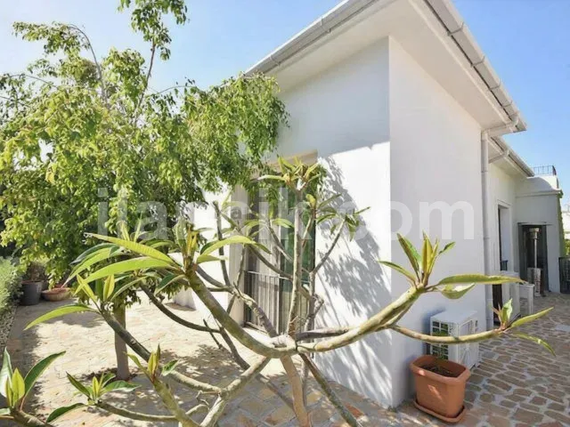 Alsancak'ta Satılık 4 Yatak Odalı Lüks Villa - 6