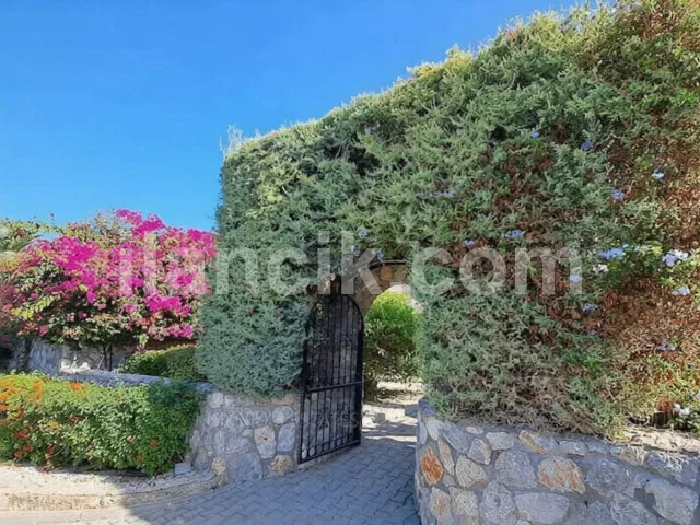 Satılık 5 Yatak Odalı Villa - Karşıyaka, Girne - 15