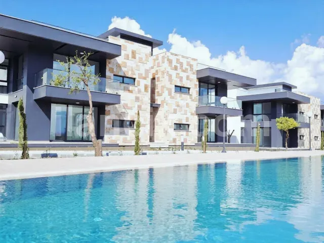 Alsancak'ta Satılık 2 Yatak Odalı Penthouse - Girne
