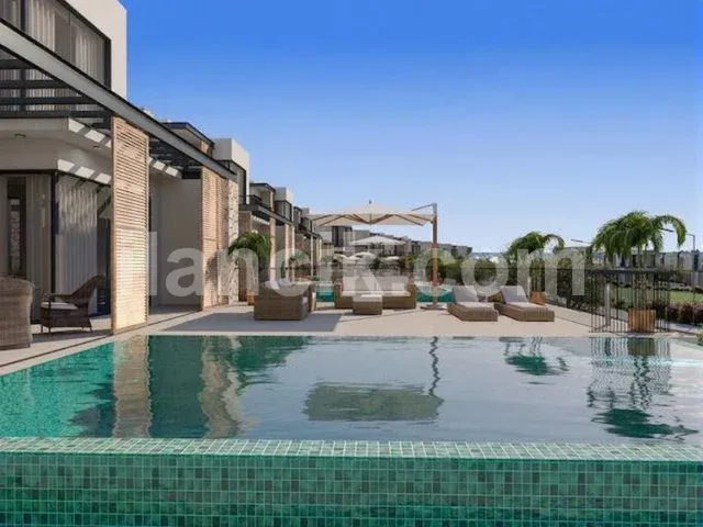 Ozanköy'de Satılık Özel Havuzlu 4 Yatak Odalı Müstakil Villa - 2