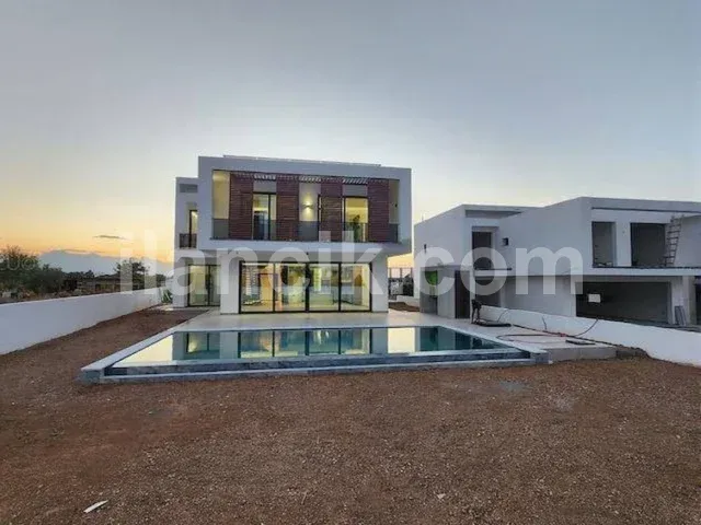 Çatalköy'de Satılık 4 Yatak Odalı Lüks Villa - 5