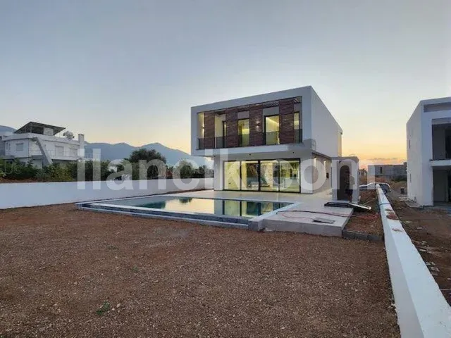 Çatalköy'de Satılık 4 Yatak Odalı Lüks Villa - 8