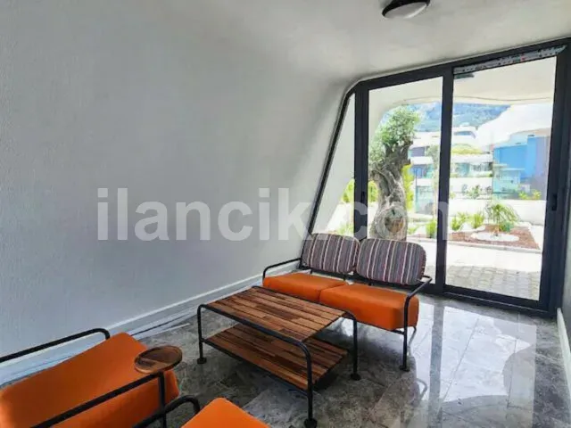 Girne Lapta'da Satılık 4 Yatak Odalı Lüks Villa - 8