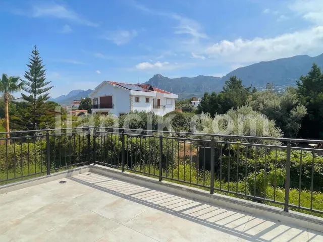 Satılık 3 Yatak Odalı Villa – Edremit, Girne - 2