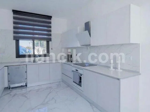 Lapta'da Satılık 3 Yatak Odalı Mobilyalı İkiz Villa - 4