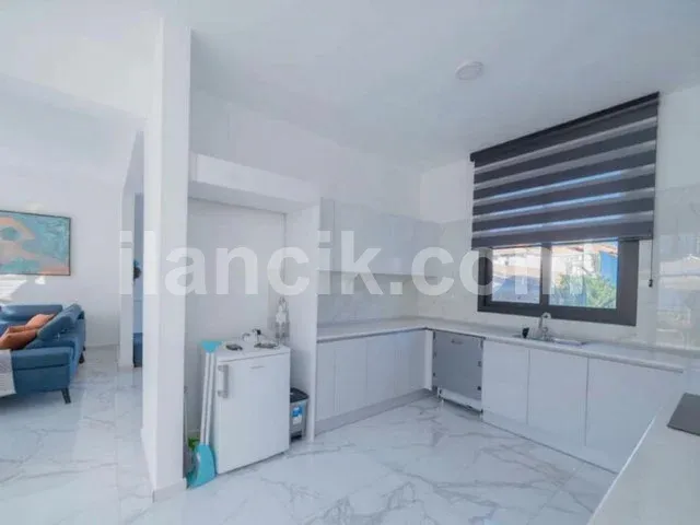 Lapta'da Satılık 3 Yatak Odalı Mobilyalı İkiz Villa - 5