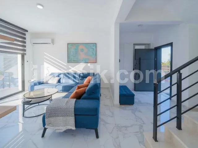 Lapta'da Satılık 3 Yatak Odalı Mobilyalı İkiz Villa - 6