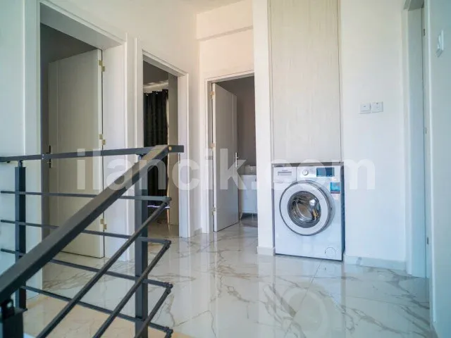 Lapta'da Satılık 3 Yatak Odalı Mobilyalı İkiz Villa - 7