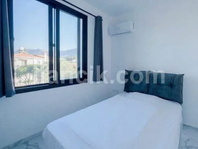 Lapta'da Satılık 3 Yatak Odalı Mobilyalı İkiz Villa - 10
