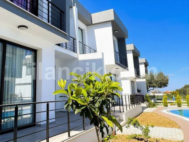 Lapta'da Satılık 3 Yatak Odalı Mobilyalı İkiz Villa - 12