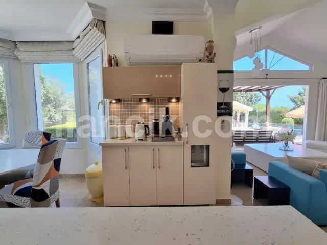 Satılık 4 Yatak Odalı Lüks Villa - Karşıyaka, Girne - 8