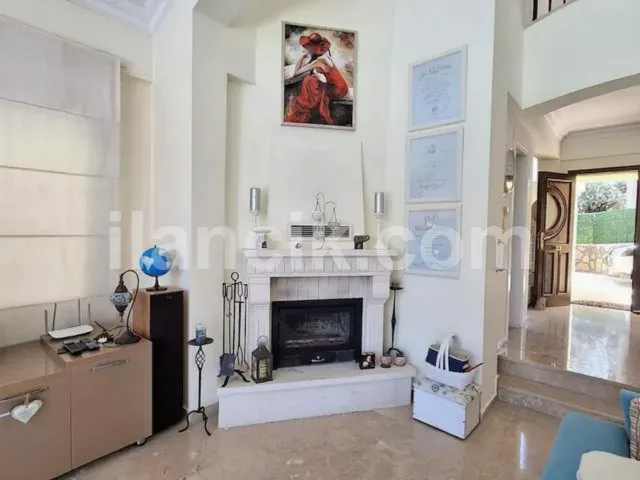 Satılık 4 Yatak Odalı Lüks Villa - Karşıyaka, Girne - 13
