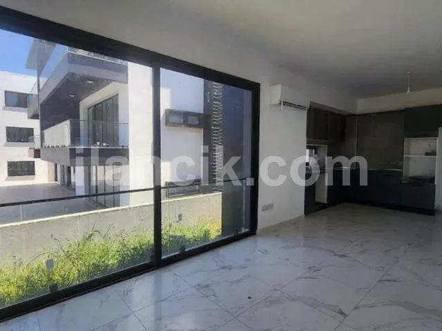 Alsancak'ta Satılık 2 Yatak Odalı Daire - Bahçeli ve Havuzlu - 9