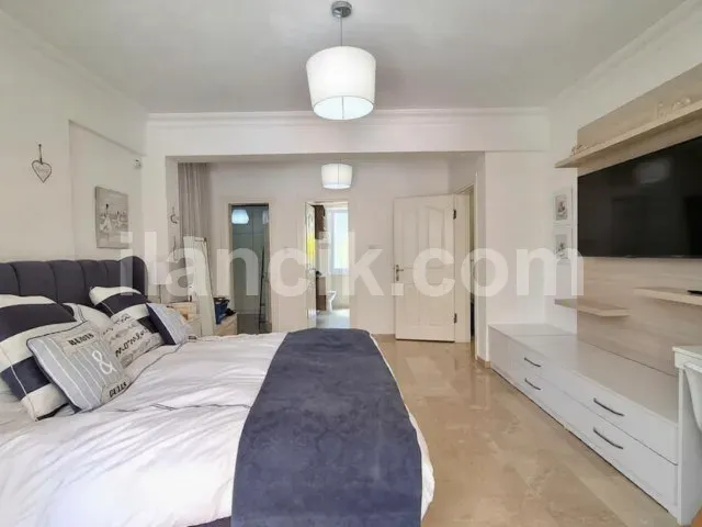 Satılık 4 Yatak Odalı Lüks Villa - Karşıyaka, Girne - 16
