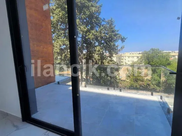 Alsancak'ta Satılık 2 Yatak Odalı Penthouse - Havuzlu Site - 7