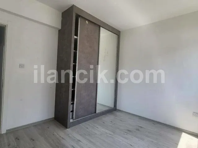 Alsancak'ta Satılık 2 Yatak Odalı Daire - Bahçeli ve Havuzlu - 13