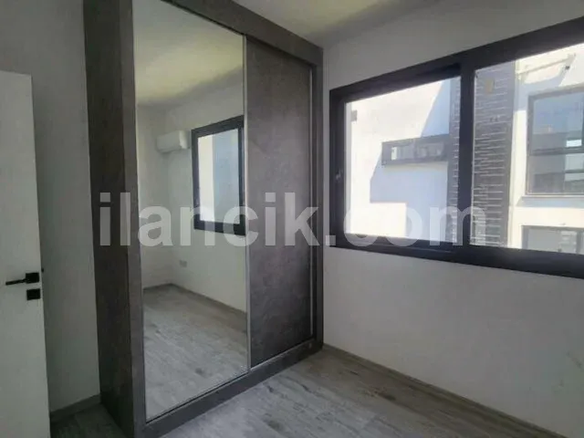 Alsancak'ta Satılık 2 Yatak Odalı Penthouse - Havuzlu Site - 9