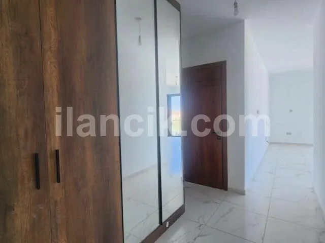 Alsancak'ta Satılık 2 Yatak Odalı Daire - Bahçeli ve Havuzlu - 14