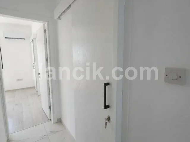 Alsancak'ta Satılık 2 Yatak Odalı Penthouse - Havuzlu Site - 12