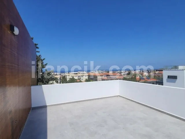 Alsancak'ta Satılık 2 Yatak Odalı Penthouse - Havuzlu Site - 17