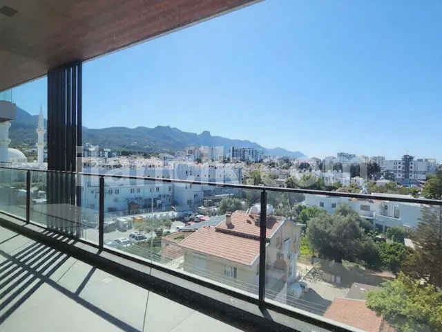 Satılık 4 Yatak Odalı Daire - Doğanköy, Girne - 4