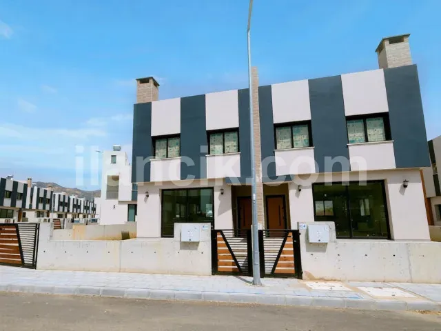 Satılık 3 Yatak Odalı Villa, Boğaz Girne - Çatı Teraslı - 5