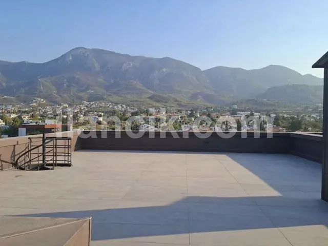 Satılık 4 Yatak Odalı Daire - Doğanköy, Girne - 19