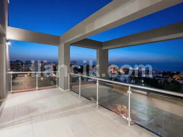 Satılık 2+1 Penthouse - Girne Merkez, Girne