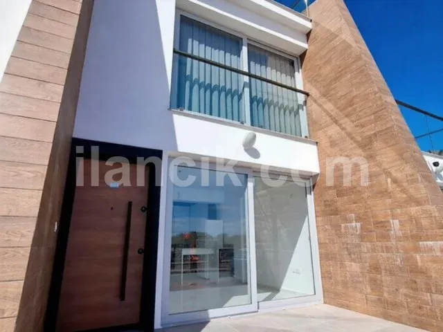 Alsancak'ta Satılık 2+1 Penthouse - Denize 500m Mesafede - 2