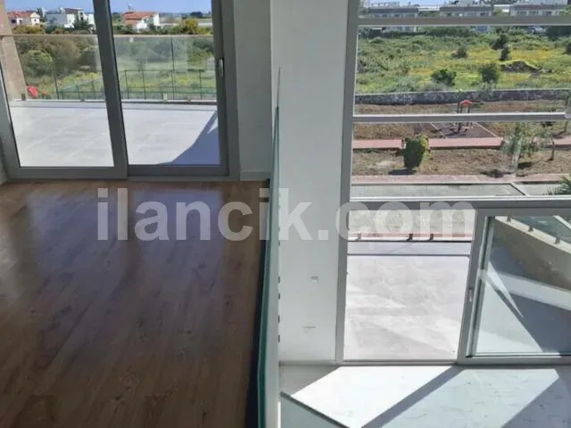 Alsancak'ta Satılık 2+1 Penthouse - Denize 500m Mesafede - 3