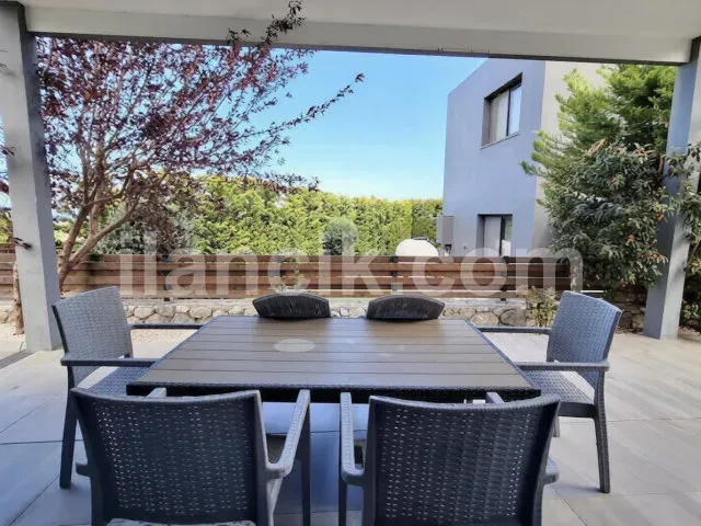 Edremit'te Satılık 3+1 Modern Villa - Girne - 12