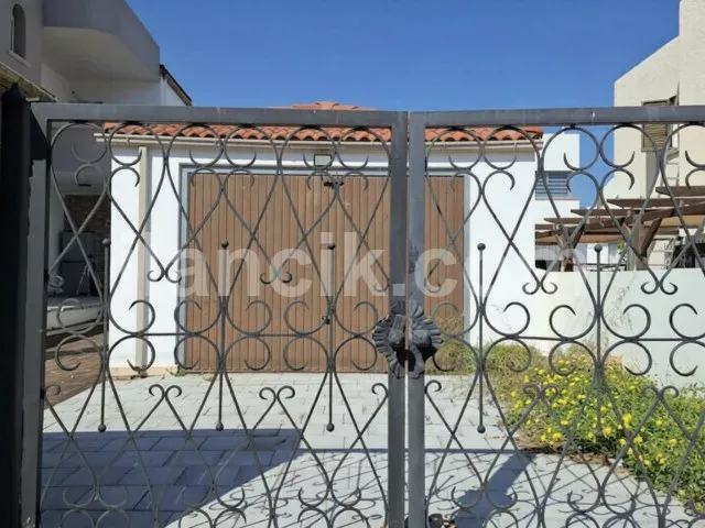Satılık 5+1 Villa Karaoğlanoğlu Girne - Havuzlu ve Garajlı - 5