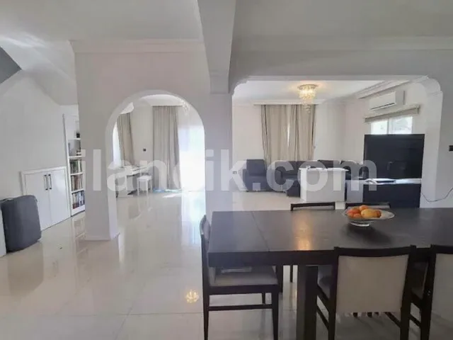 Satılık 5+1 Villa Karaoğlanoğlu Girne - Havuzlu ve Garajlı - 9