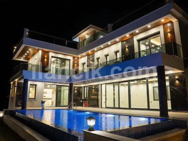 Satılık 4 Yatak Odalı Villa - Edremit, Girne