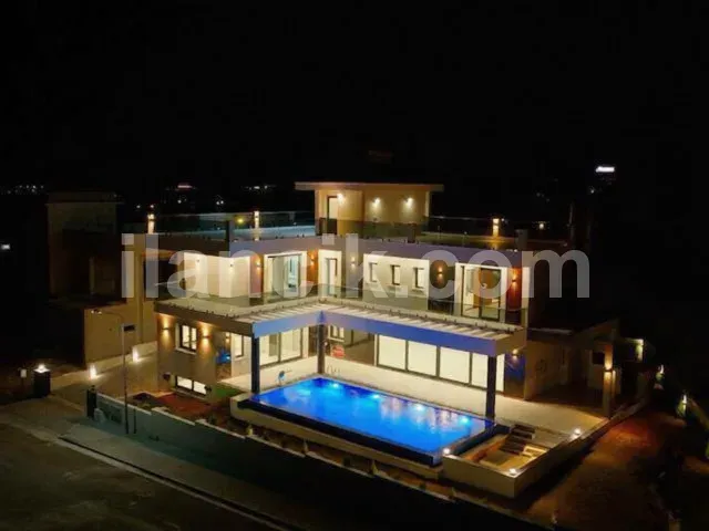 Satılık 4 Yatak Odalı Villa - Edremit, Girne - 2