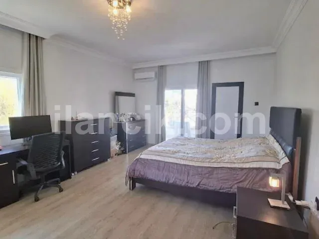 Satılık 5+1 Villa Karaoğlanoğlu Girne - Havuzlu ve Garajlı - 19
